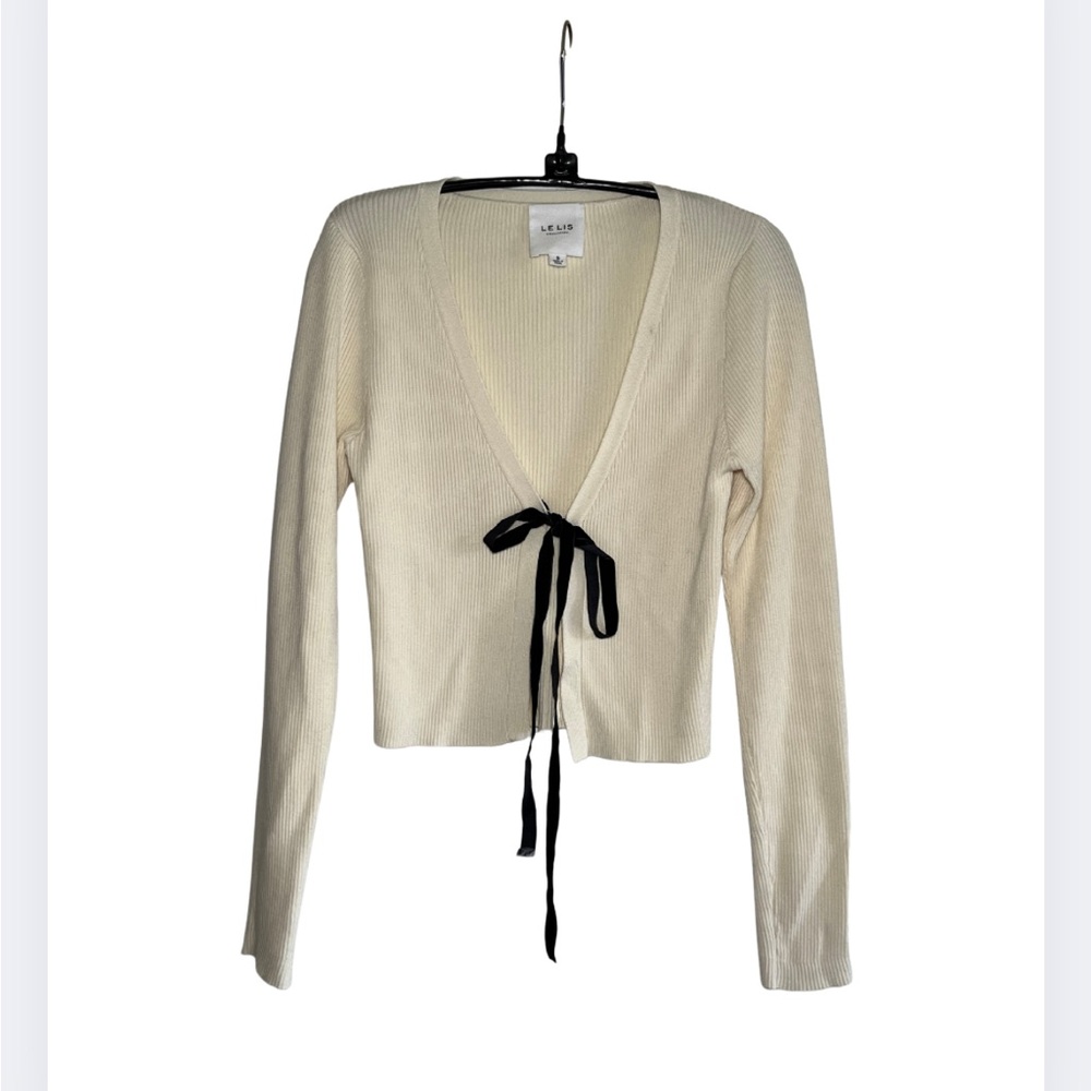 Le Lis Ivory Ribbed Knit Top